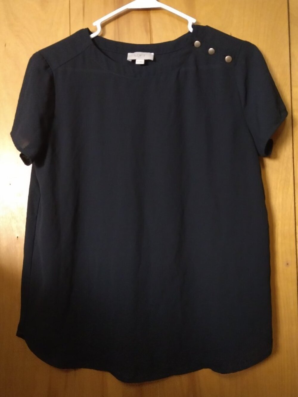 LOFT Size XS Black Short Sleeve Pullover Blouse Top 3 Button Shoulder Closure
